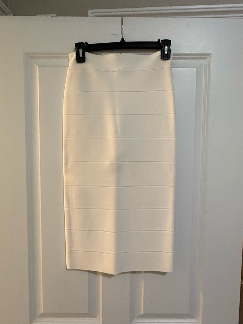 Bcbg maxazria bodycon midi skirt cream size medium